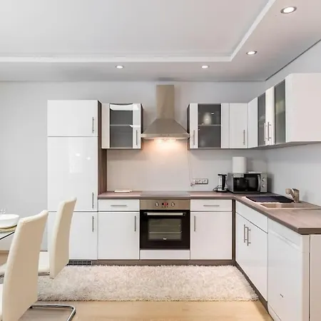 Apartment Urban Retreat Near Old Town