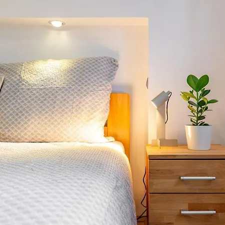 Apartment Urban Retreat Near Old Town *