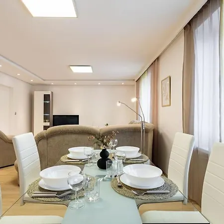 Apartment Urban Retreat Near Old Town