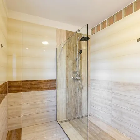 Apartment Urban Retreat Near Old Town *