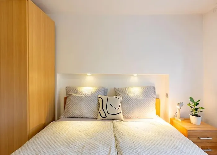 Διαμέρισμα Urban Retreat Near Old Town Μπρατισλάβα