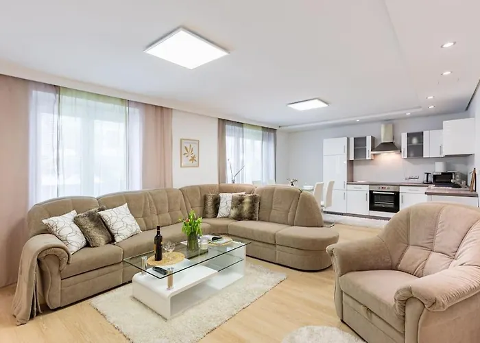 Διαμέρισμα Urban Retreat Near Old Town Μπρατισλάβα